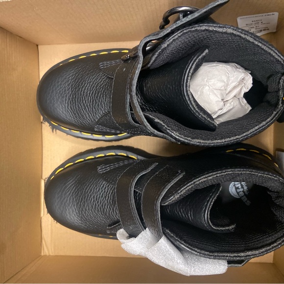 5 🔖 DR MARTENS Dr Devon Heart Leather Platform Boots Black - Picture 11 of 17